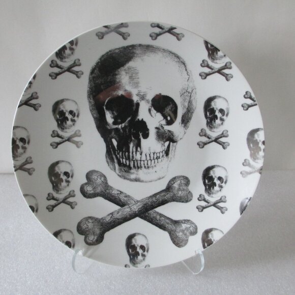 Z GALLERIE "SKULL & BONES" DINNERWARE SET❤️ - Picture 7 of 16